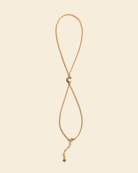 Chaîne de main Koleha, maille corde avec lune sertie de zircons brillants. Bijou de créateur Apsara.